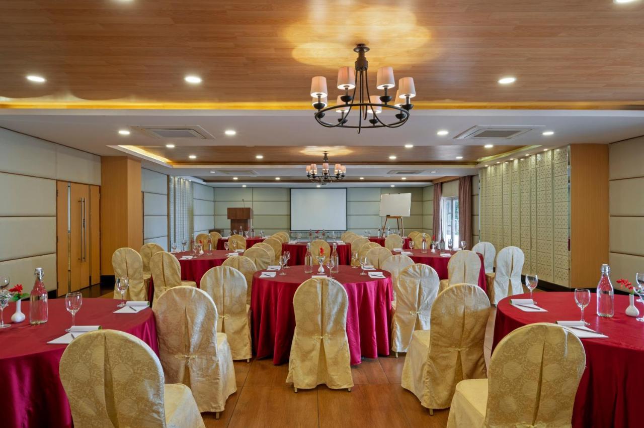 Sterling Yercaud Hotell Exteriör bild